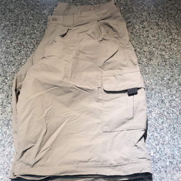 Army green Guide’s Choice XL shorts.  Many pockets.  Nylon and elastic - Picture 7 of 8